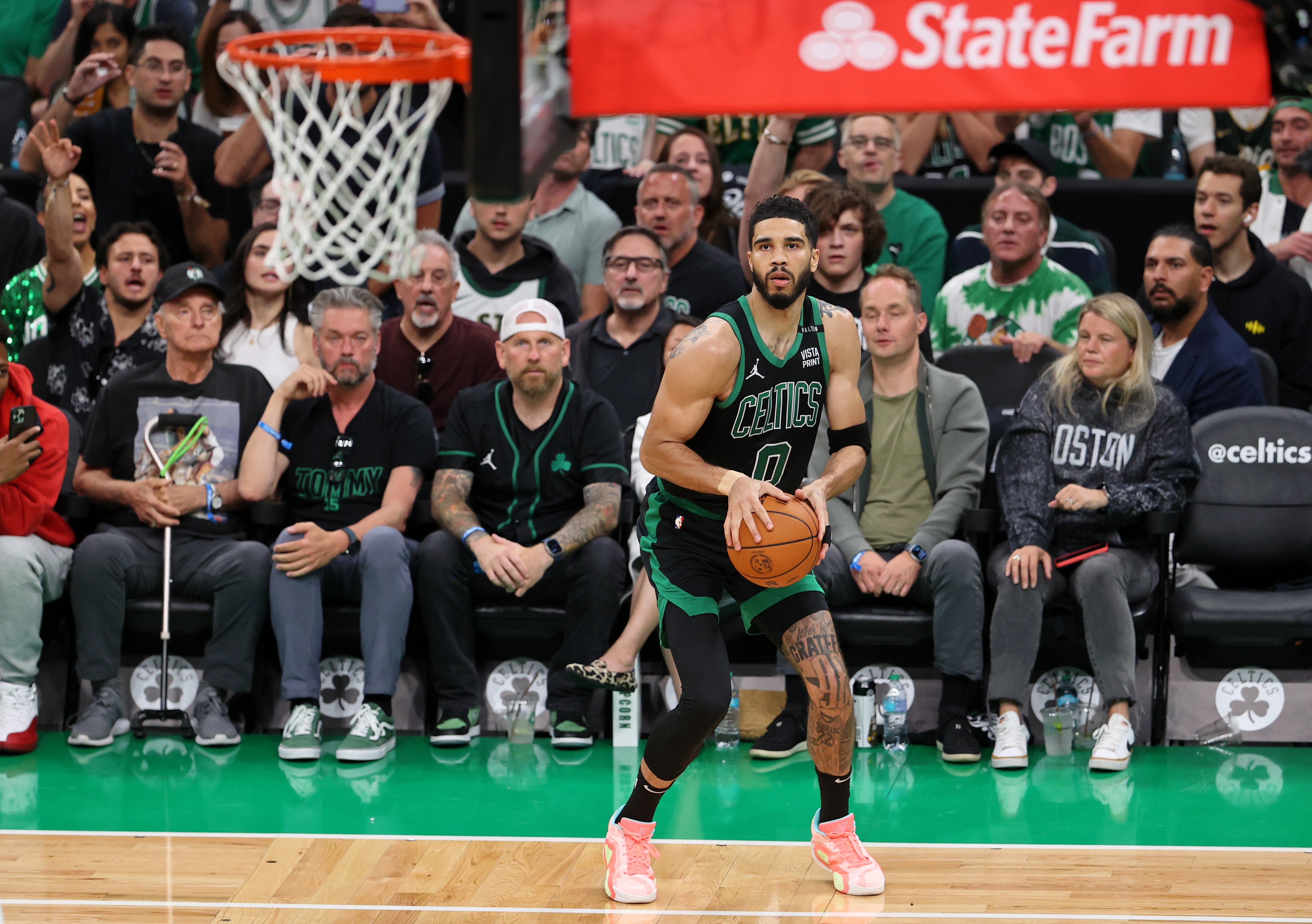 开云APP-凯尔特人完胜新疆队，易建联带队取胜