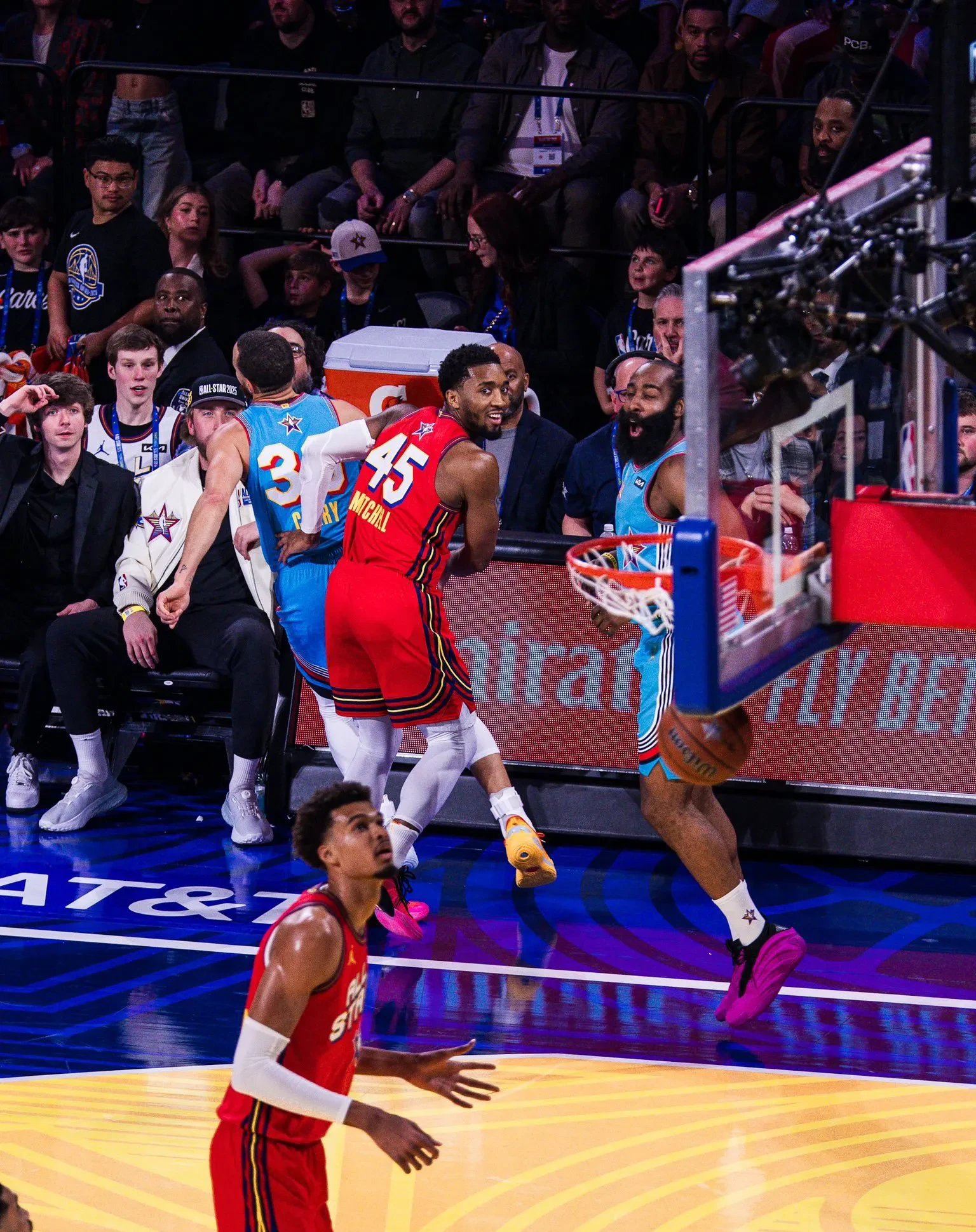 开云官网-篮网翻盘雄鹿，库里统治全场