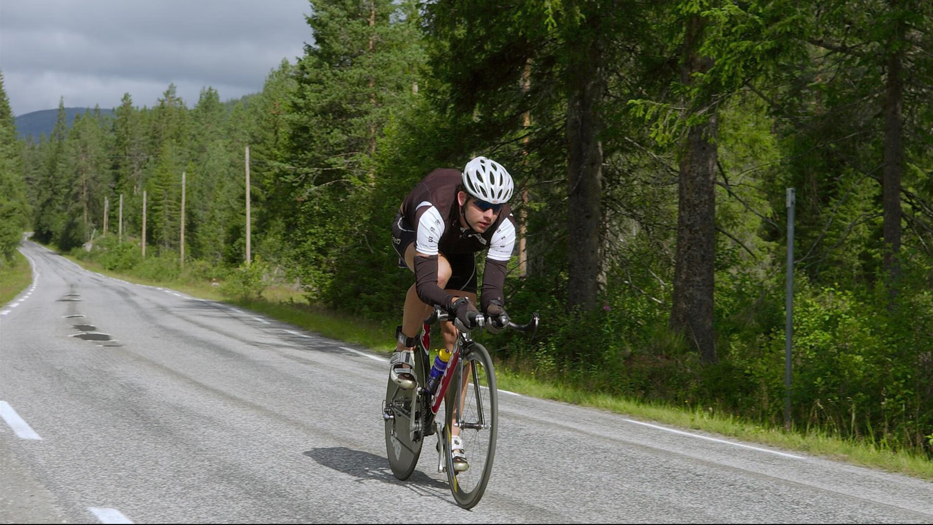 开云官方平台-霍勒迪的无声宣言,雄鹿对阵篮网,他用防守与智慧重定义证明